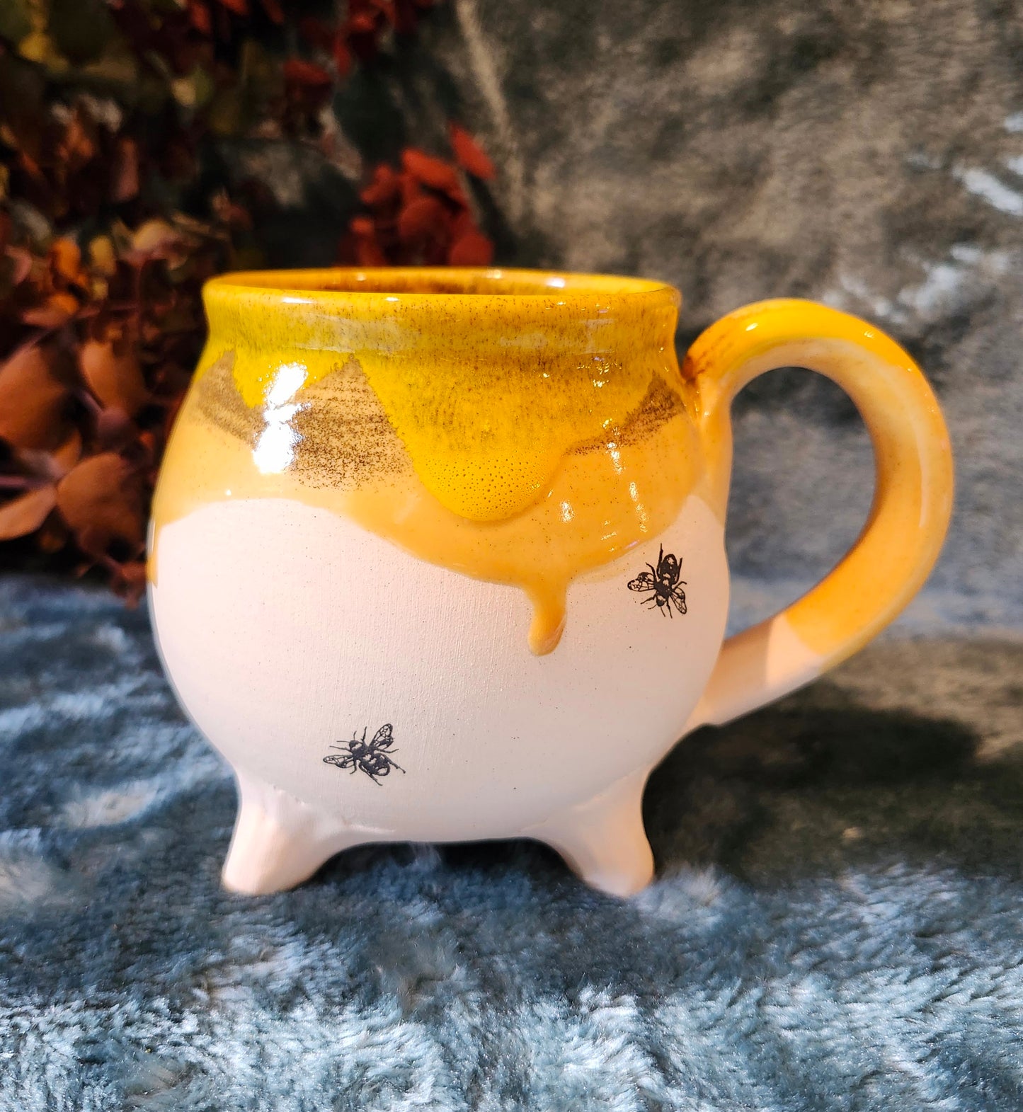 MED Honey Bee Cauldron Mug