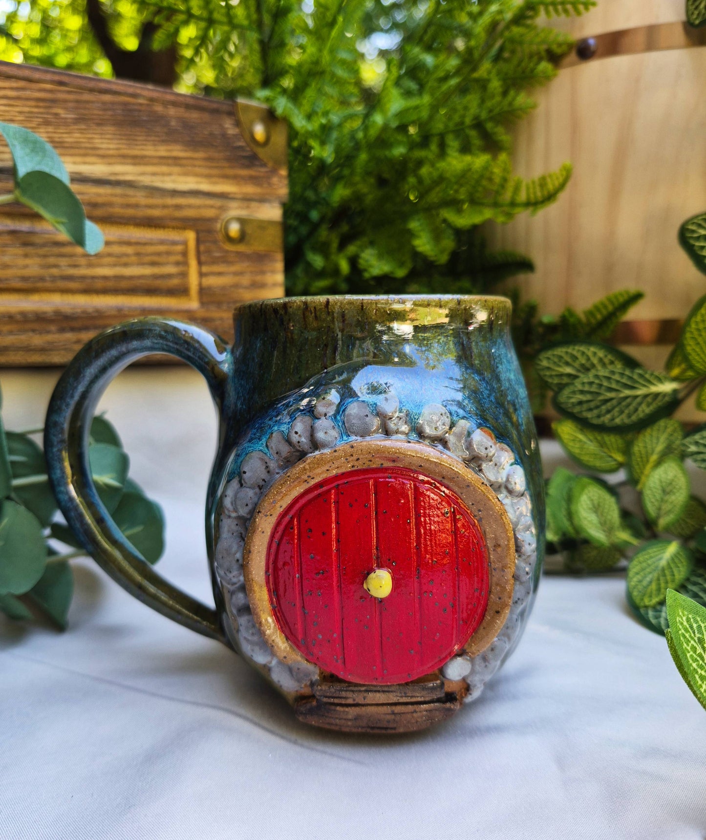 Hobbiton Mug MED (Red)