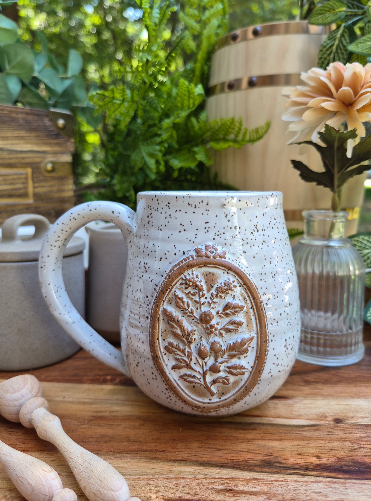 Rococo Mug MED (White)