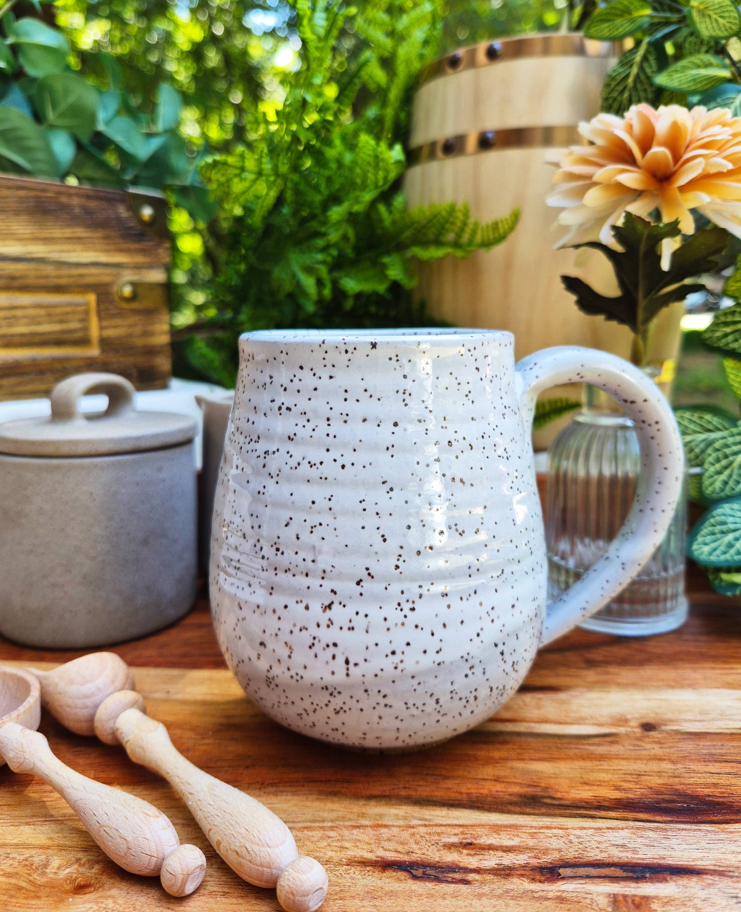 Rococo Mug MED (White)